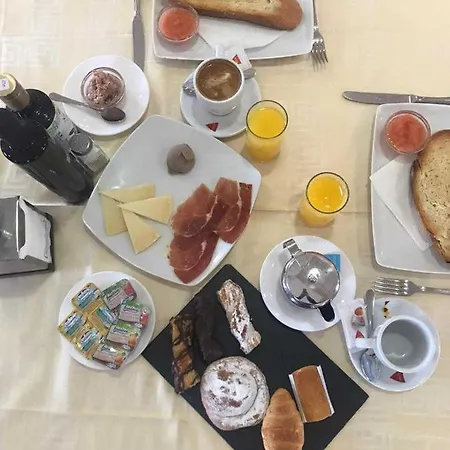 Hotel Alfonso Viii 3*